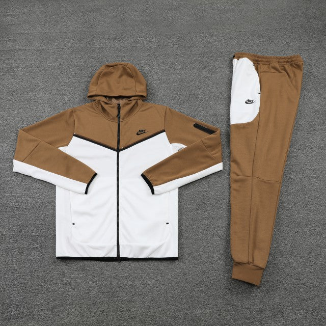 Conjunto Nike Tech Fleece Caramelo x Branco